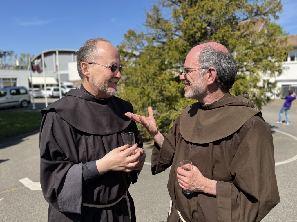 Yannick Le Maou et Michel Laloux discutent